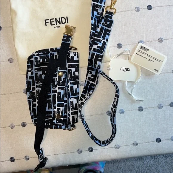 Fendi Belt Bag / Bum Bag or Crossbody Bag - Picture 10 of 10
